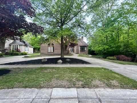 6880 Burtonwood Drive West Bloomfield Charter Township MI 48322