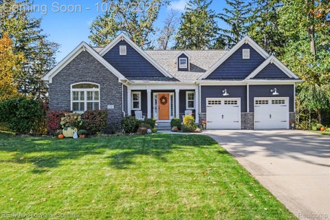 Photo of 12416 Wolfberry Court, Fenton Charter Township, MI 48430 (MLS # 20261082608)