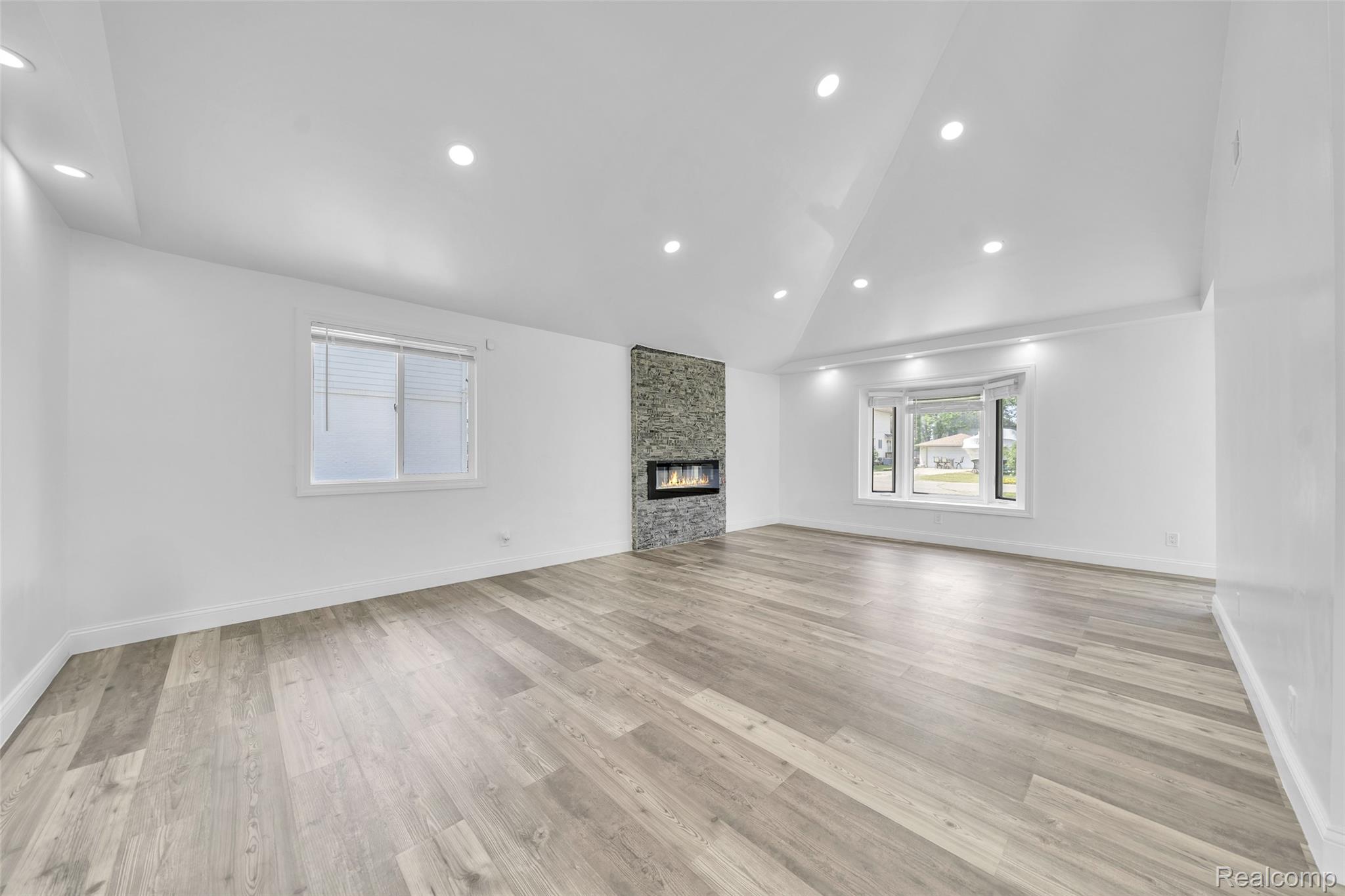 Harrison Charter Township, Michigan 48045, United States, 3 Bedrooms Bedrooms, ,3 BathroomsBathrooms,Residential,Active,157842