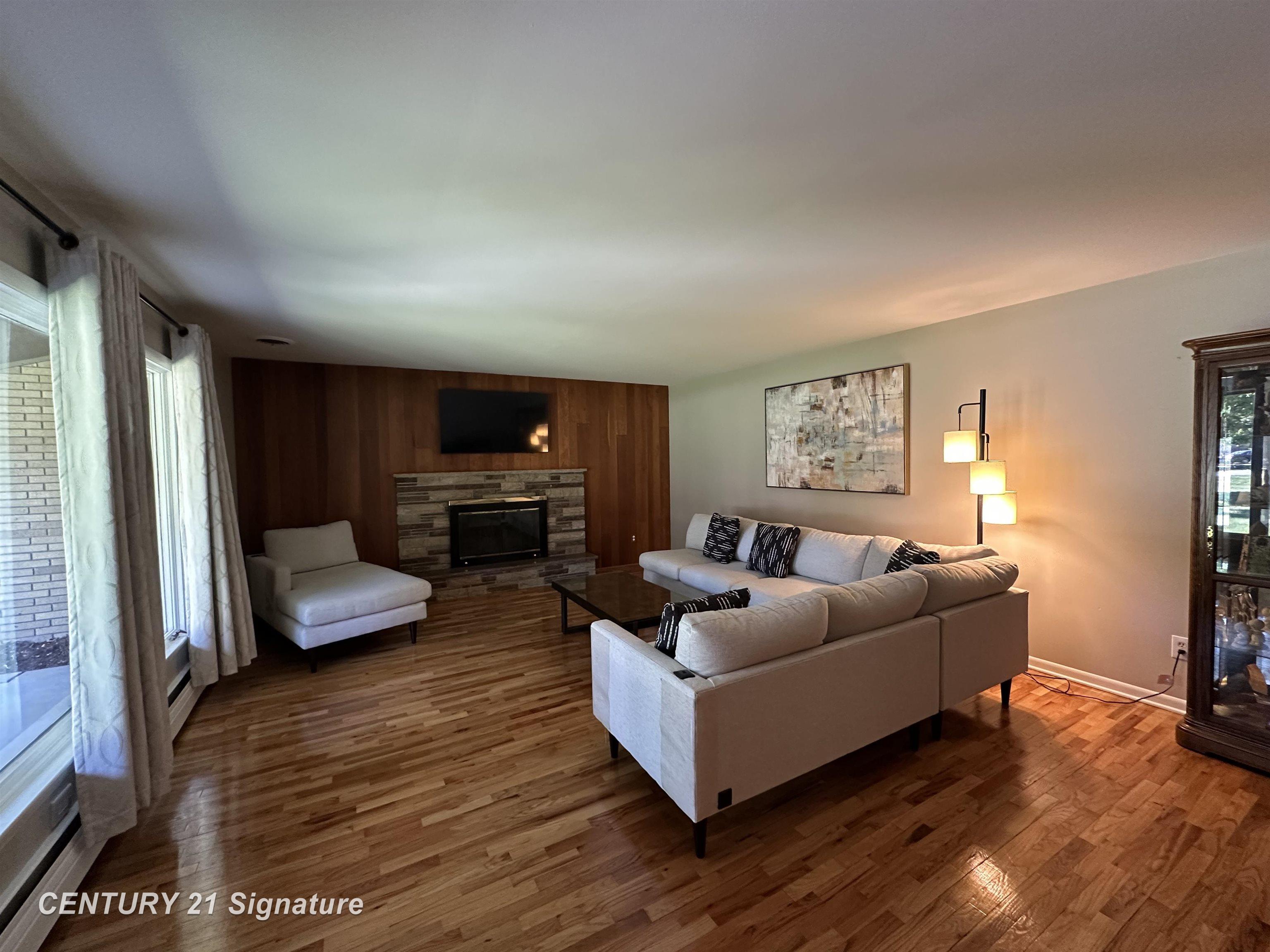 5521 Sugar Bush Lane