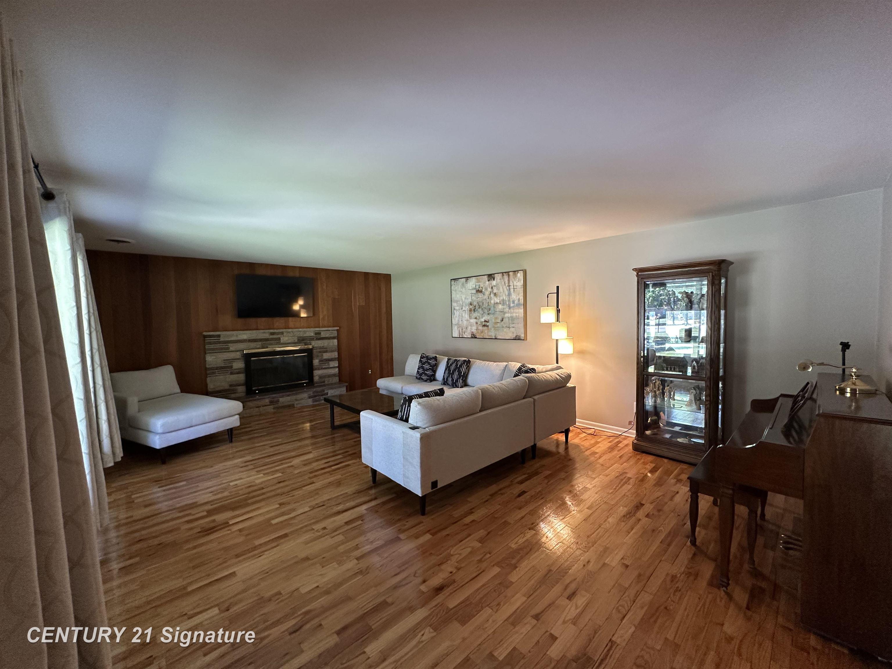 5521 Sugar Bush Lane