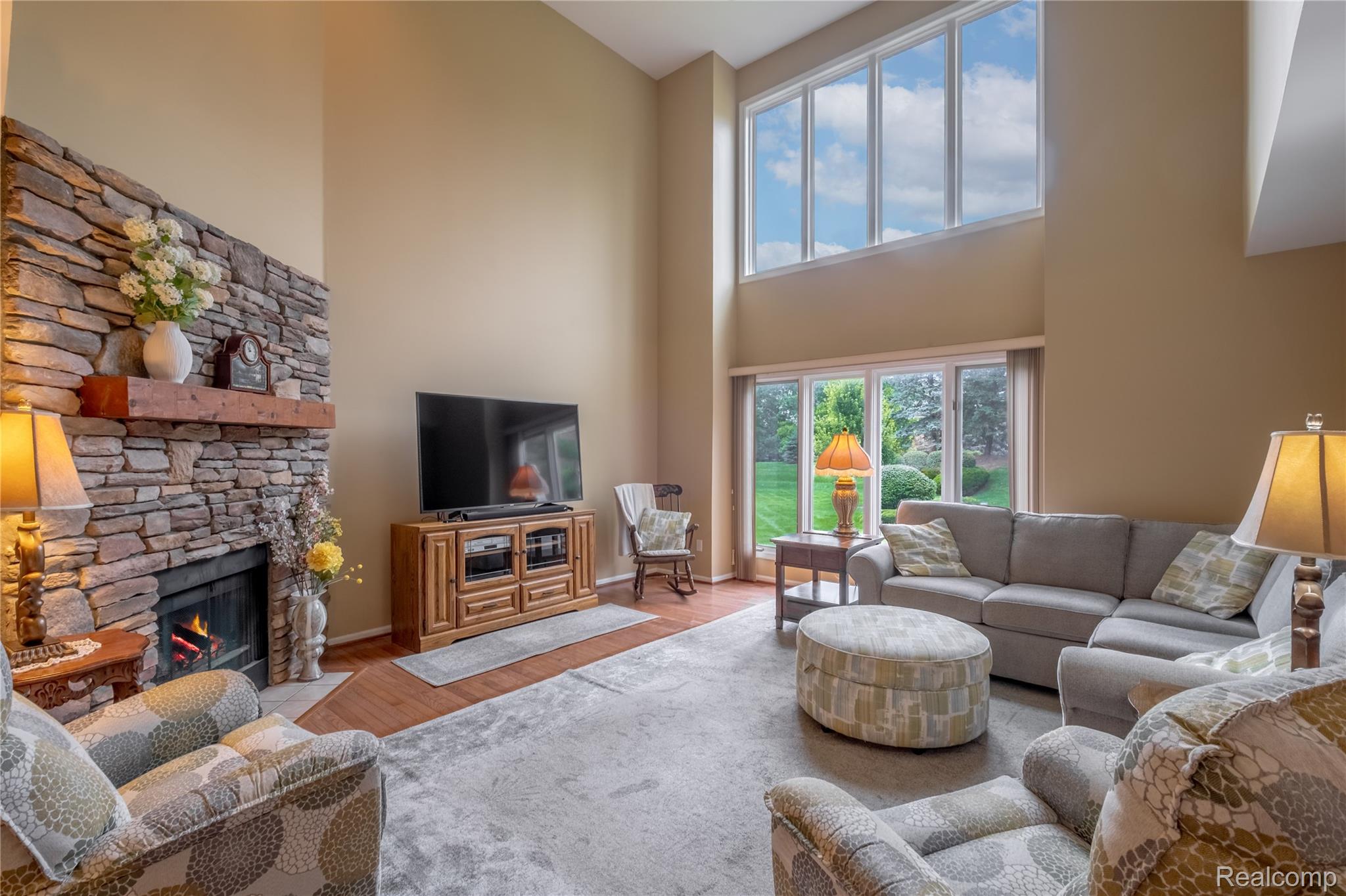 4589 Glen Eagles Drive
