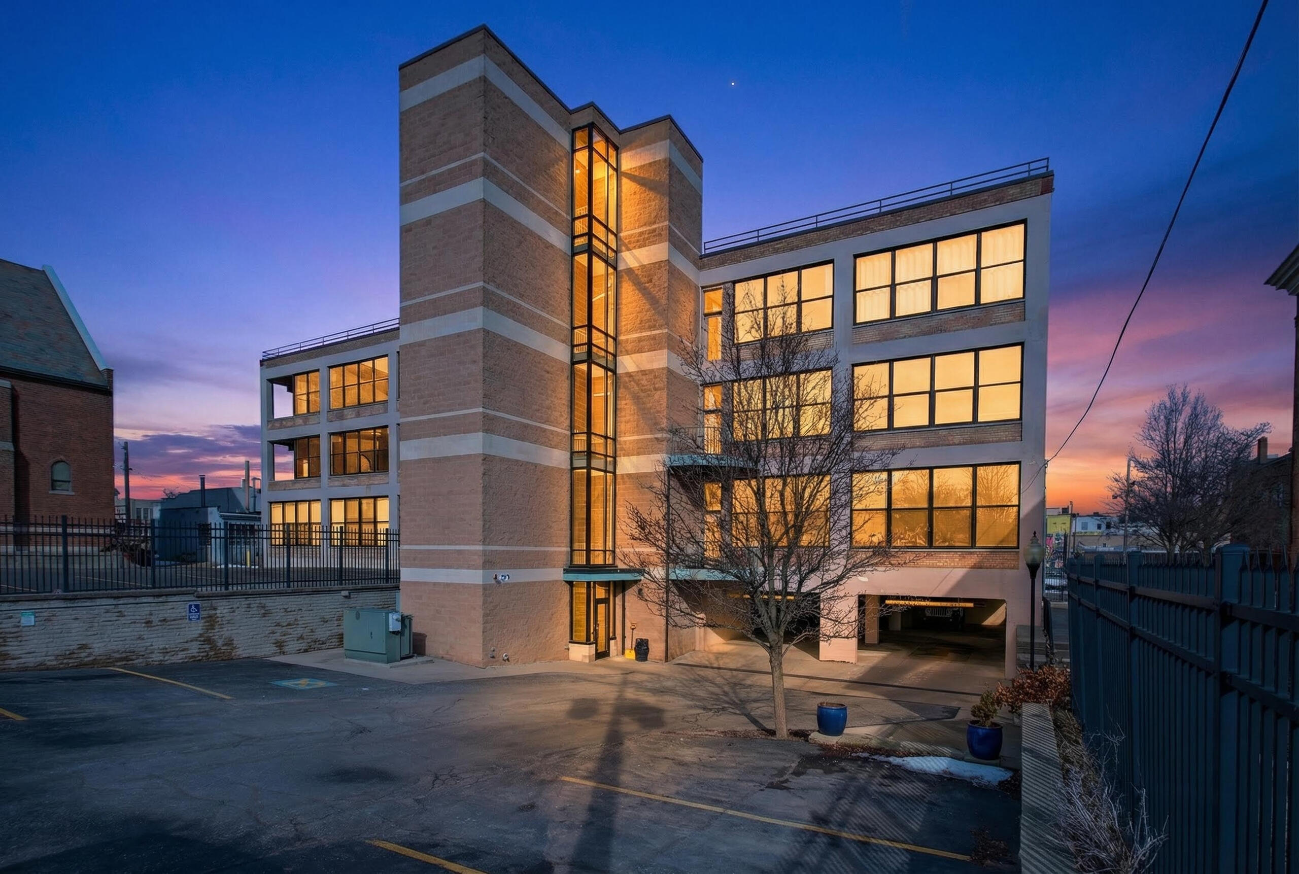 109 W Washington Avenue 16