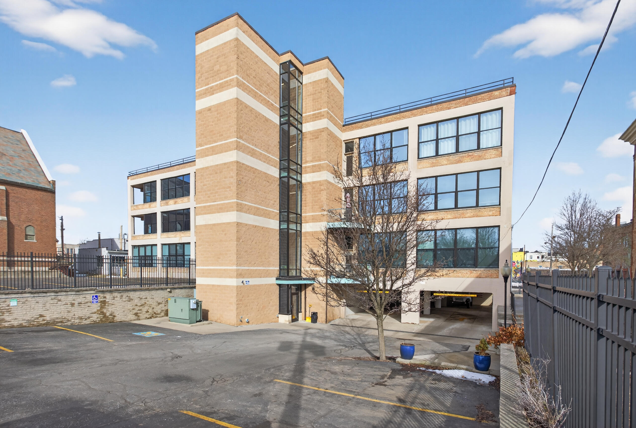 109 W Washington Avenue 16