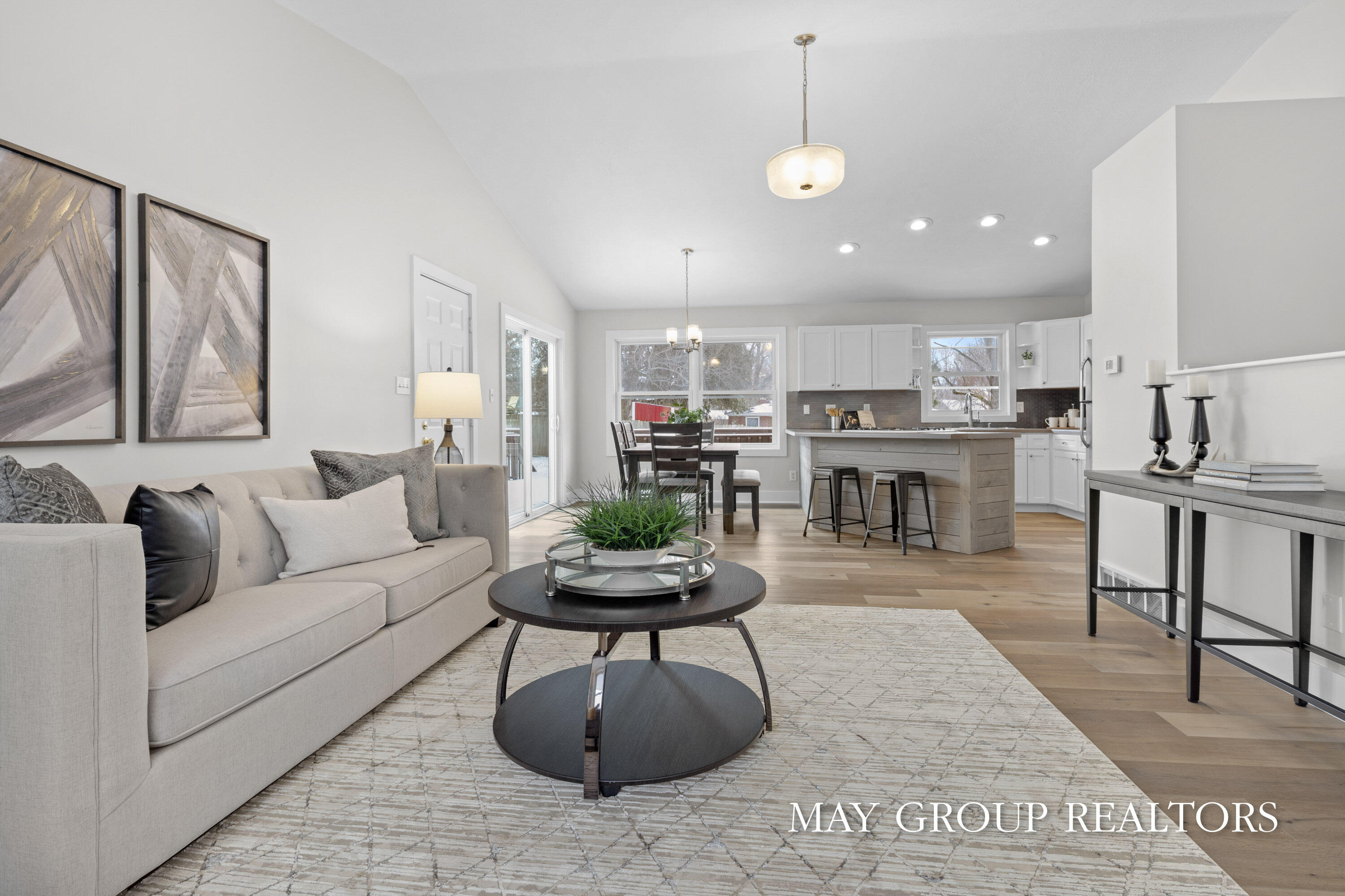 2851 Dean Lake Avenue NE