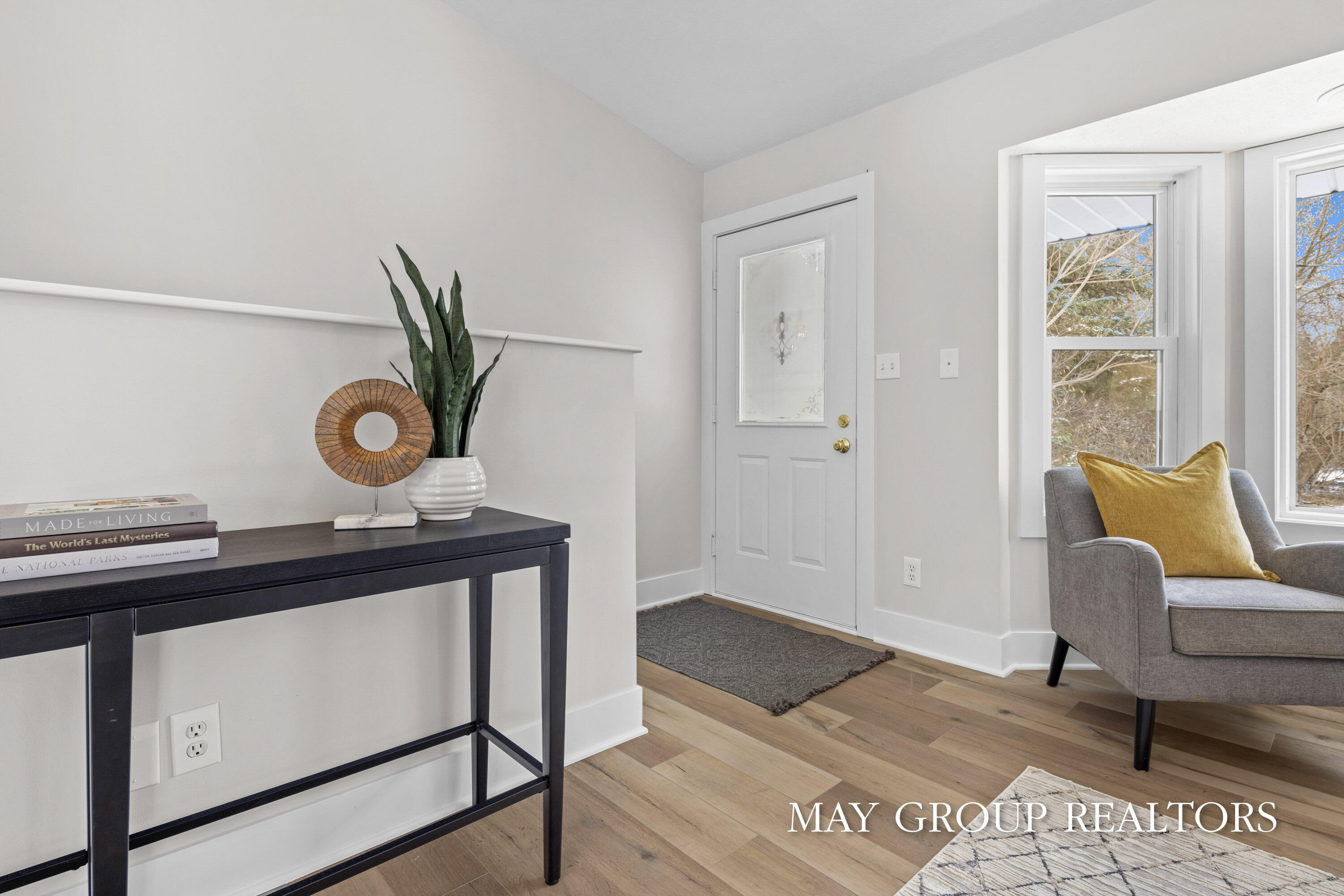 2851 Dean Lake Avenue NE