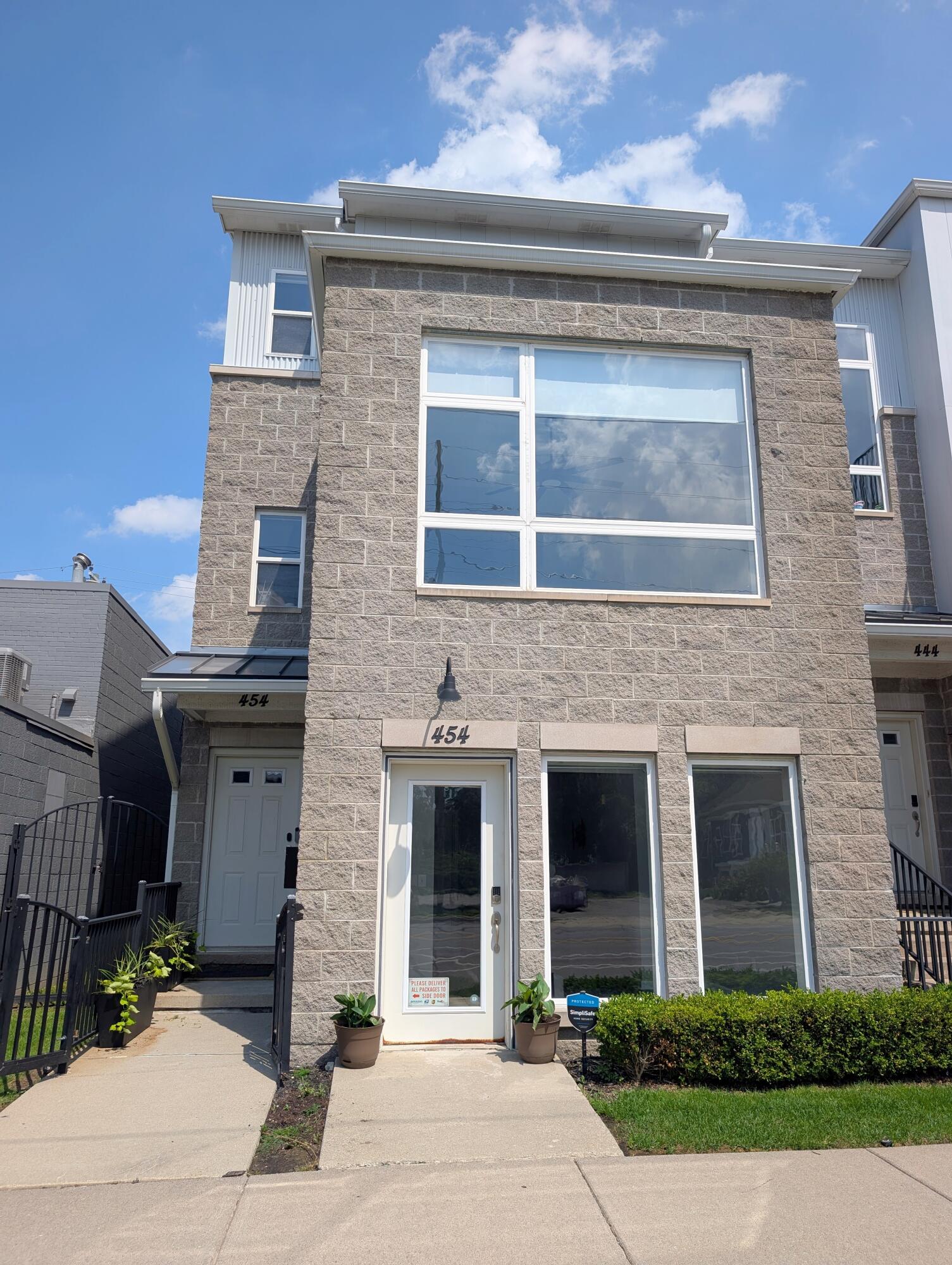 454 Hilton Road