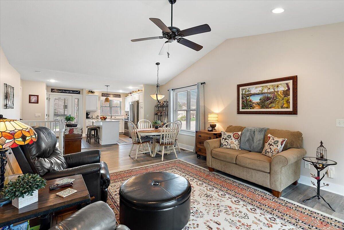 894 N Sandalwood Circle