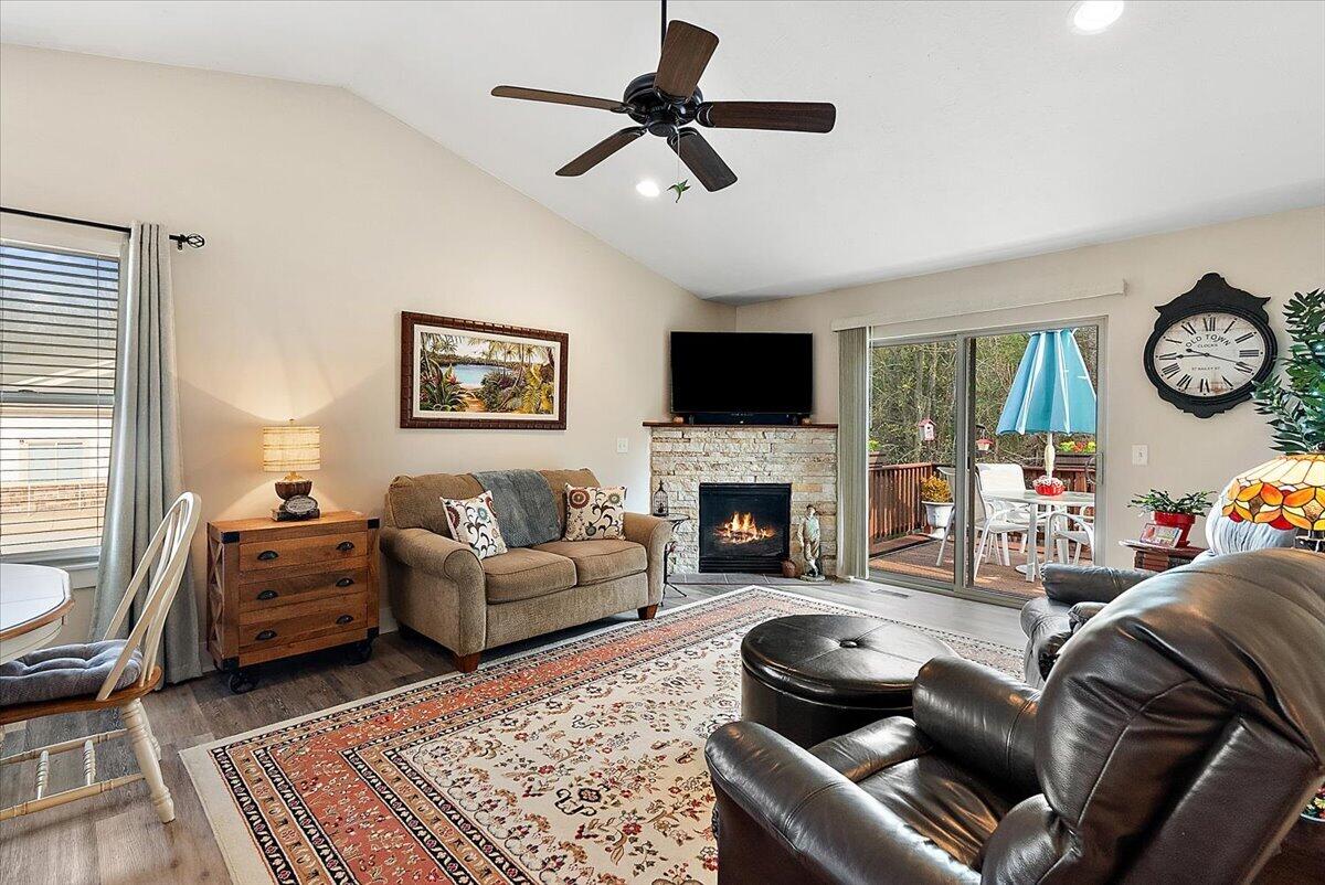 894 N Sandalwood Circle