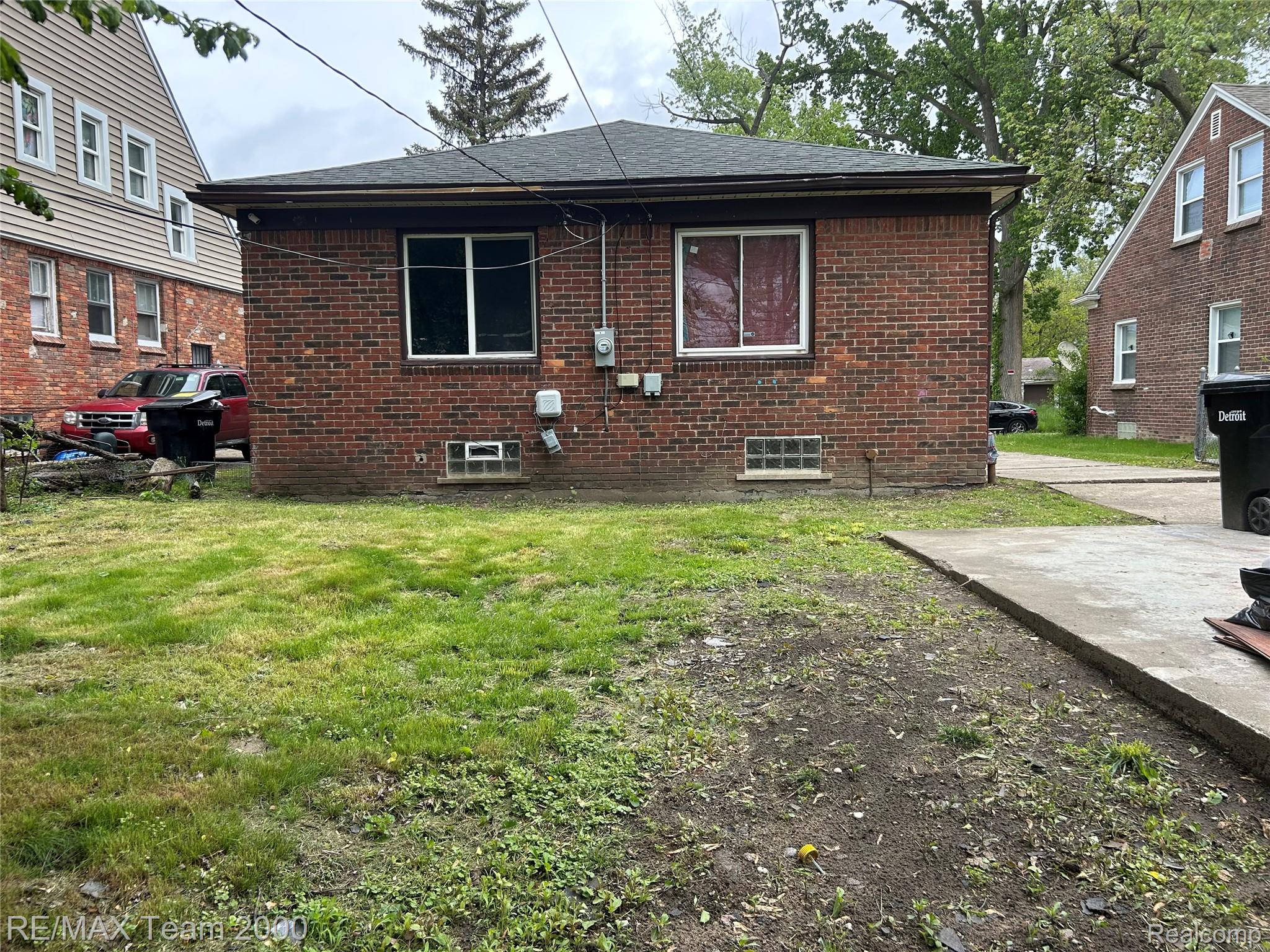 16801 BLACKSTONE Street