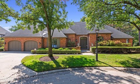 11 Windemere Place Grosse Pointe Farms City MI 48236