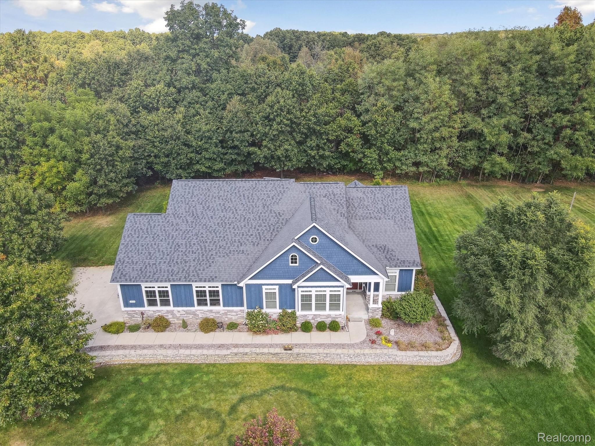 4584 Emu Drive