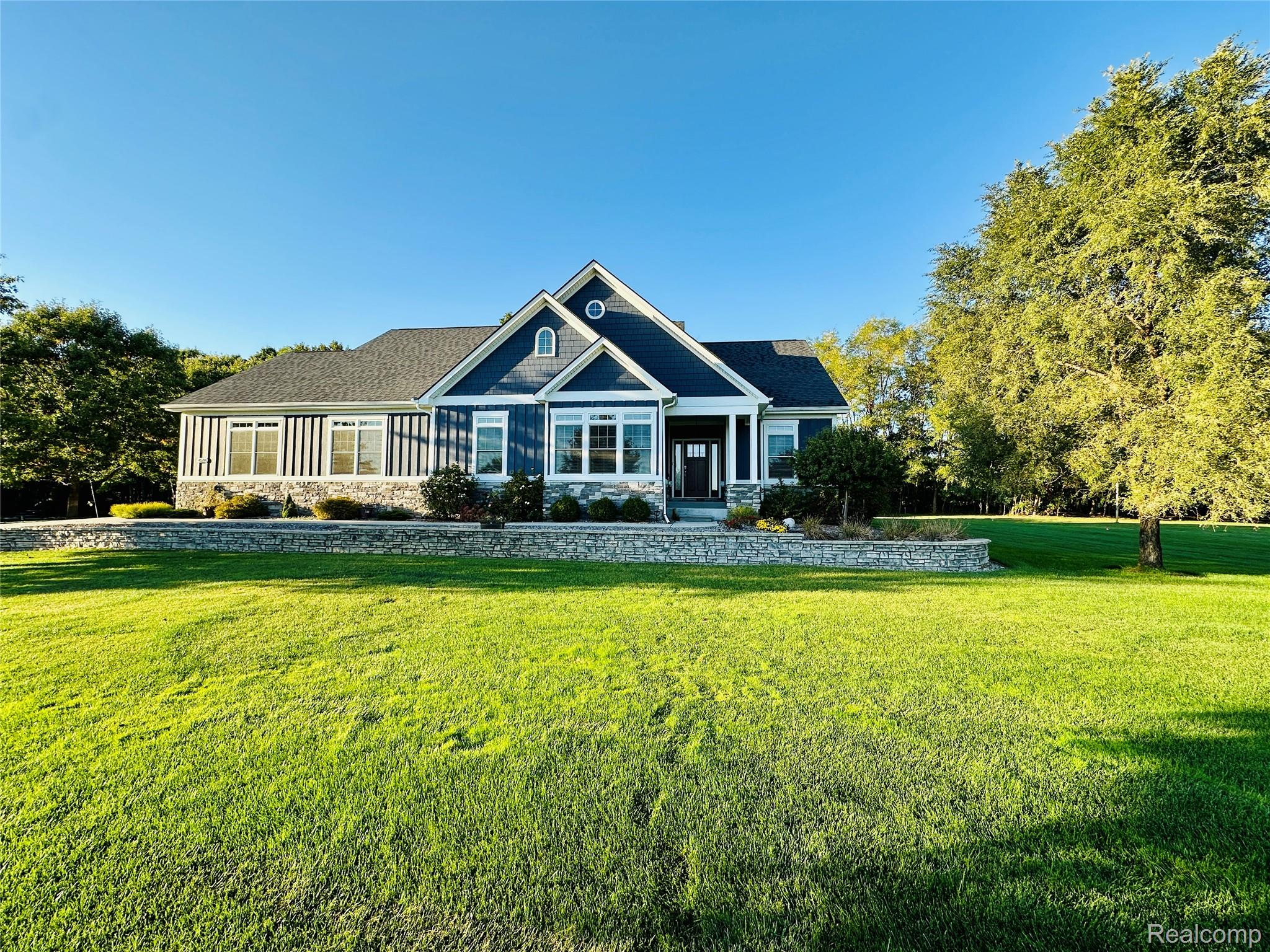 4584 Emu Drive