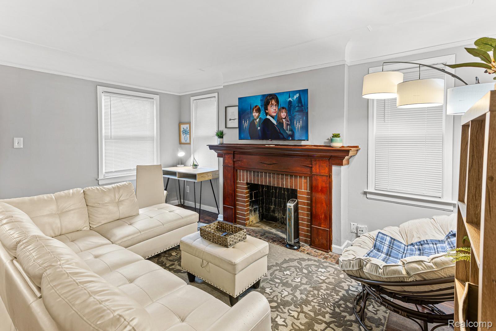 9500 Lakepointe Street