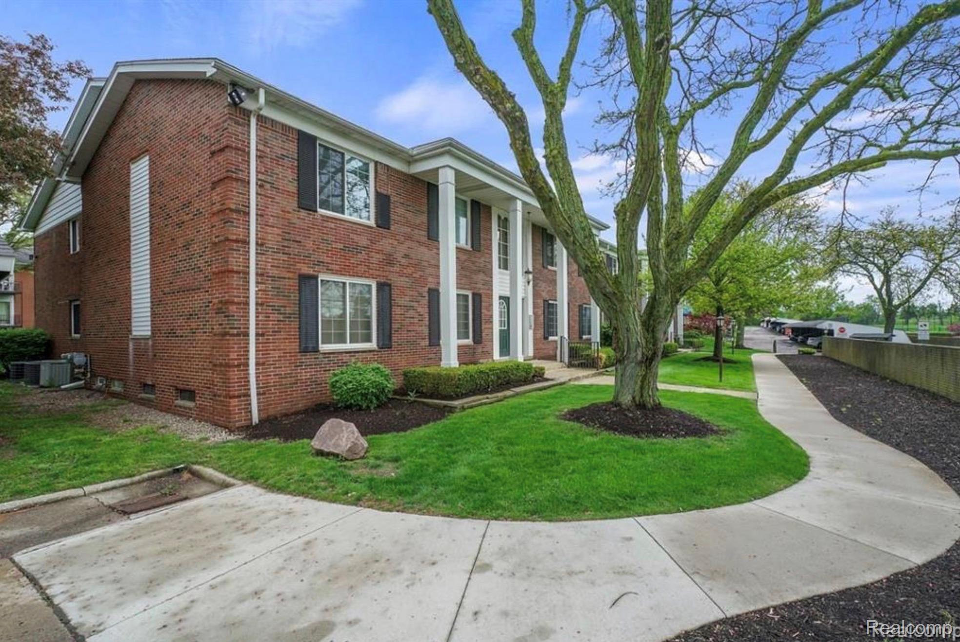 2472 Mulberry Square 22
