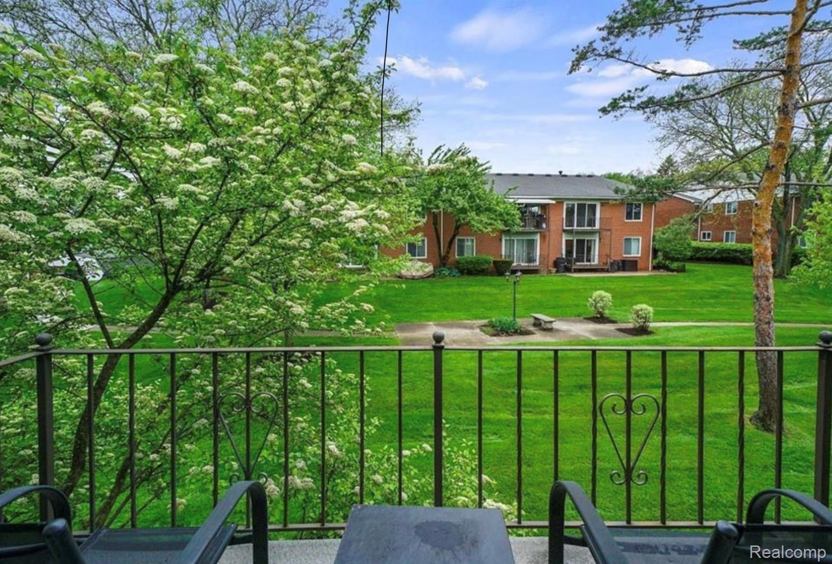 2472 Mulberry Square 22