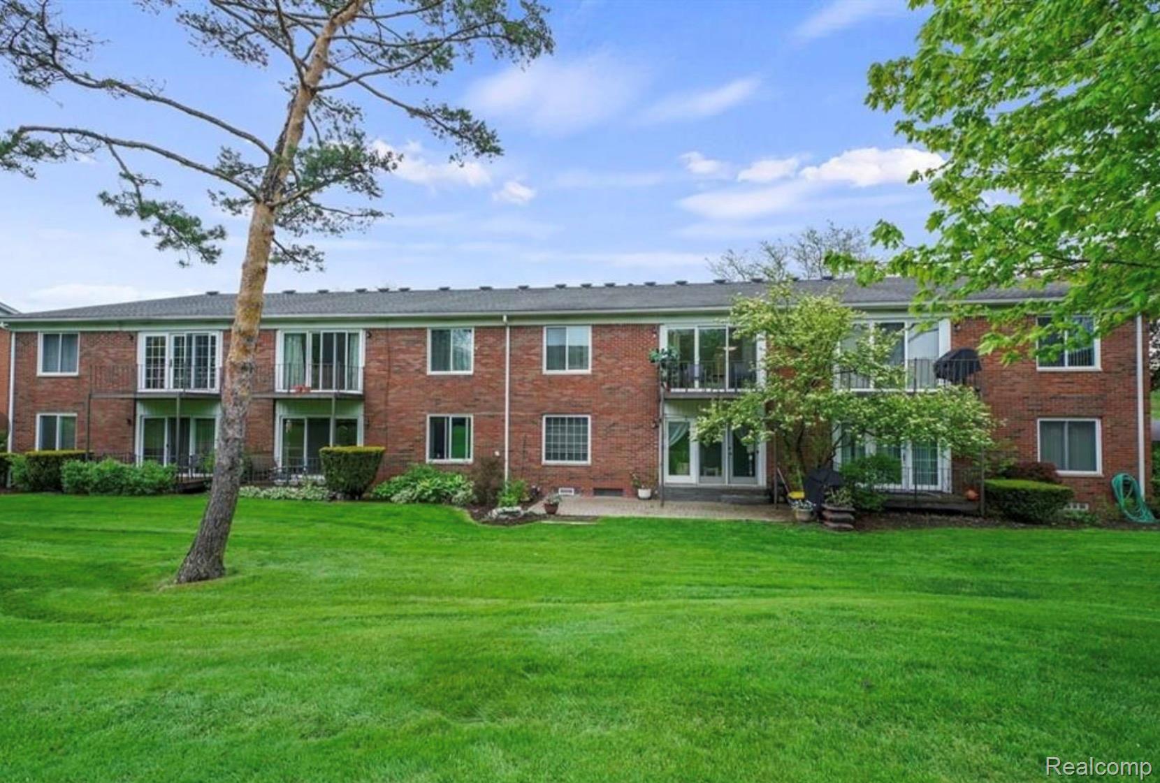 2472 Mulberry Square 22