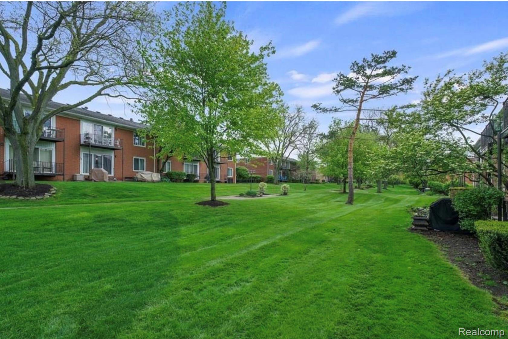 2472 Mulberry Square 22