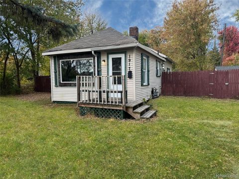 1917 Minnie Street Port Huron City MI 48060