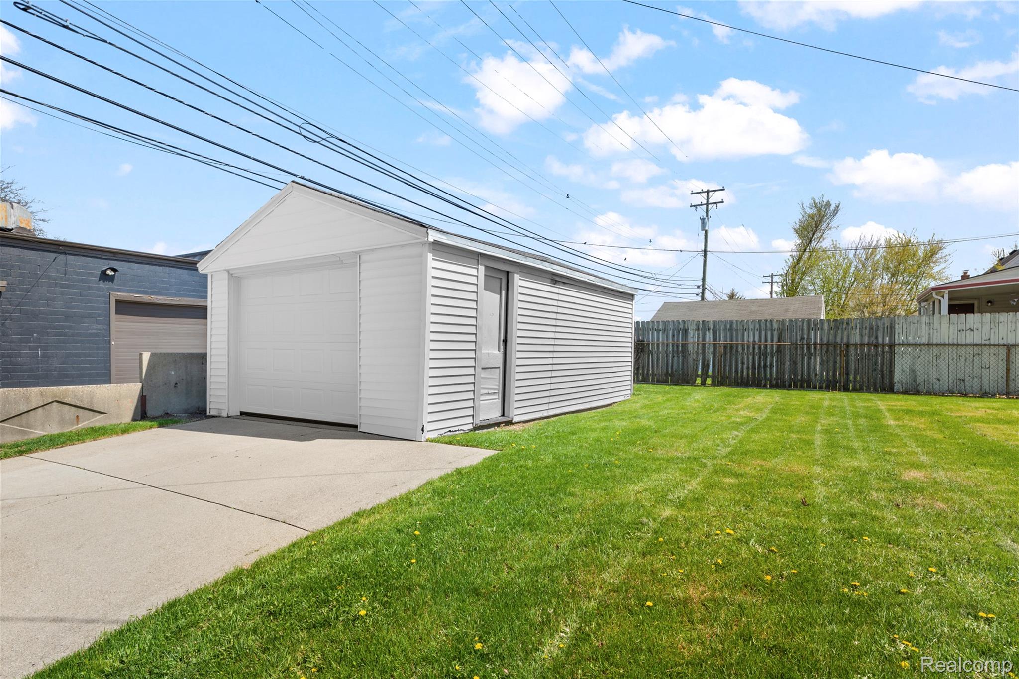 13750 Kingston Street