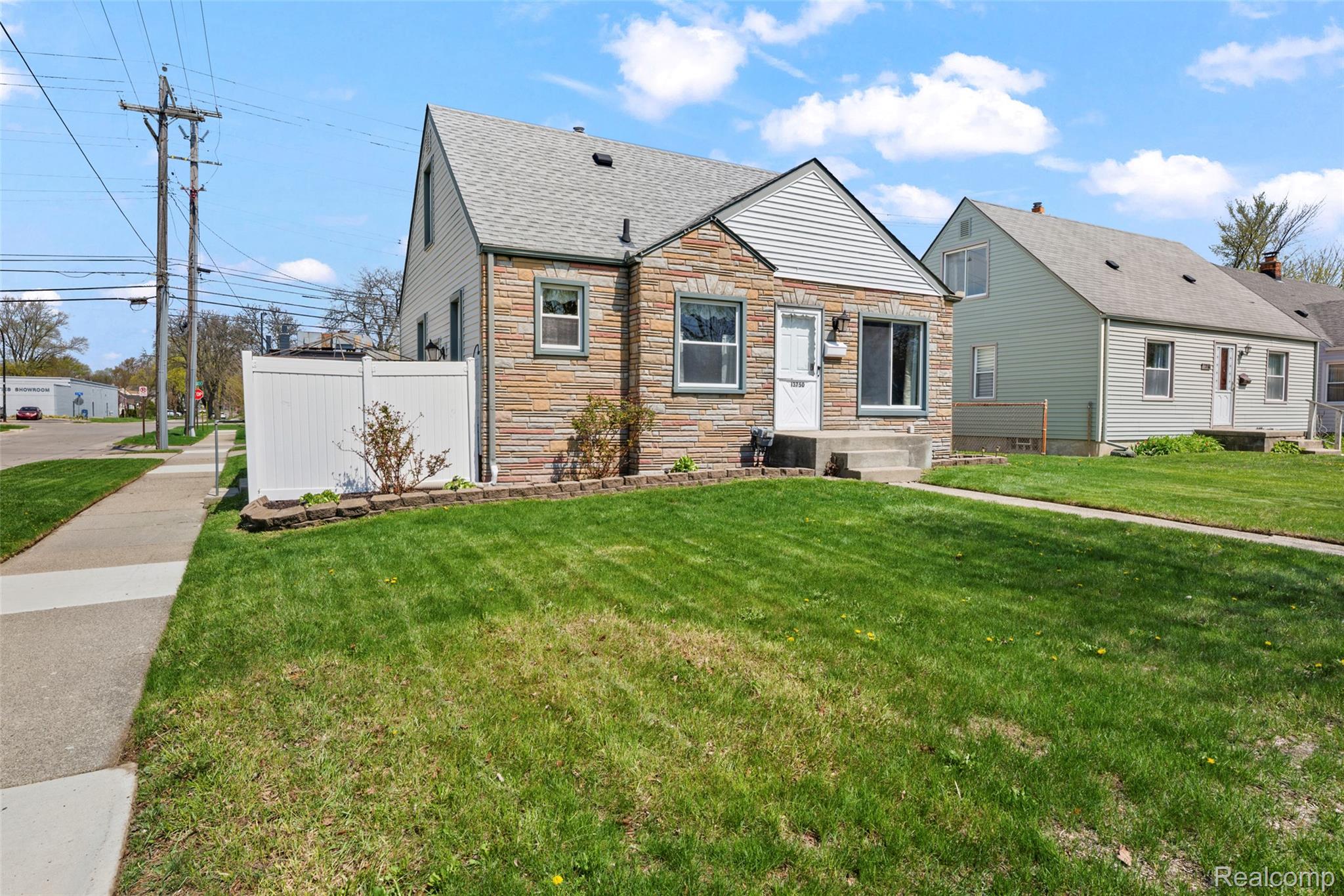 13750 Kingston Street