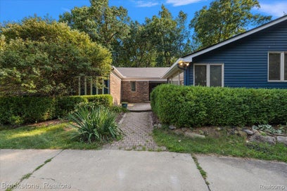 430 Rissman Lane Groveland Township MI 48462