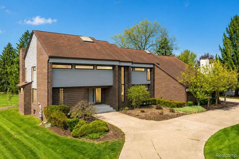 3830 Columbia Drive Bloomfield Hills City MI 48302