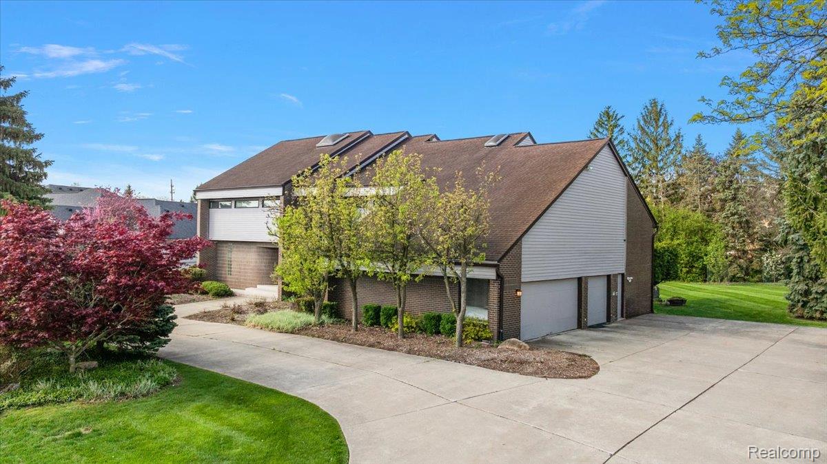 3830 Columbia Drive