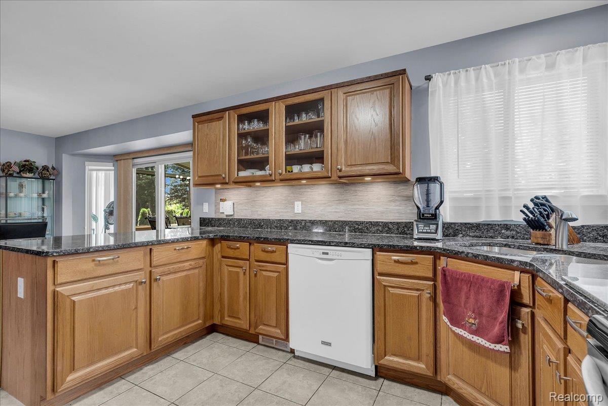 Chesterfield Township, Michigan 48047, United States, 3 Bedrooms Bedrooms, ,3 BathroomsBathrooms,Residential,Active,157457