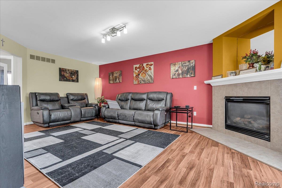 Chesterfield Township, Michigan 48047, United States, 3 Bedrooms Bedrooms, ,3 BathroomsBathrooms,Residential,Active,157457