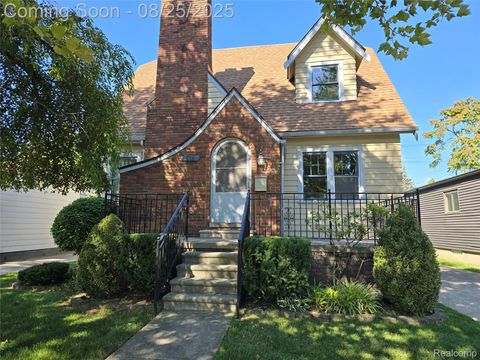 116 S Kenwood Avenue Royal Oak City MI 48067