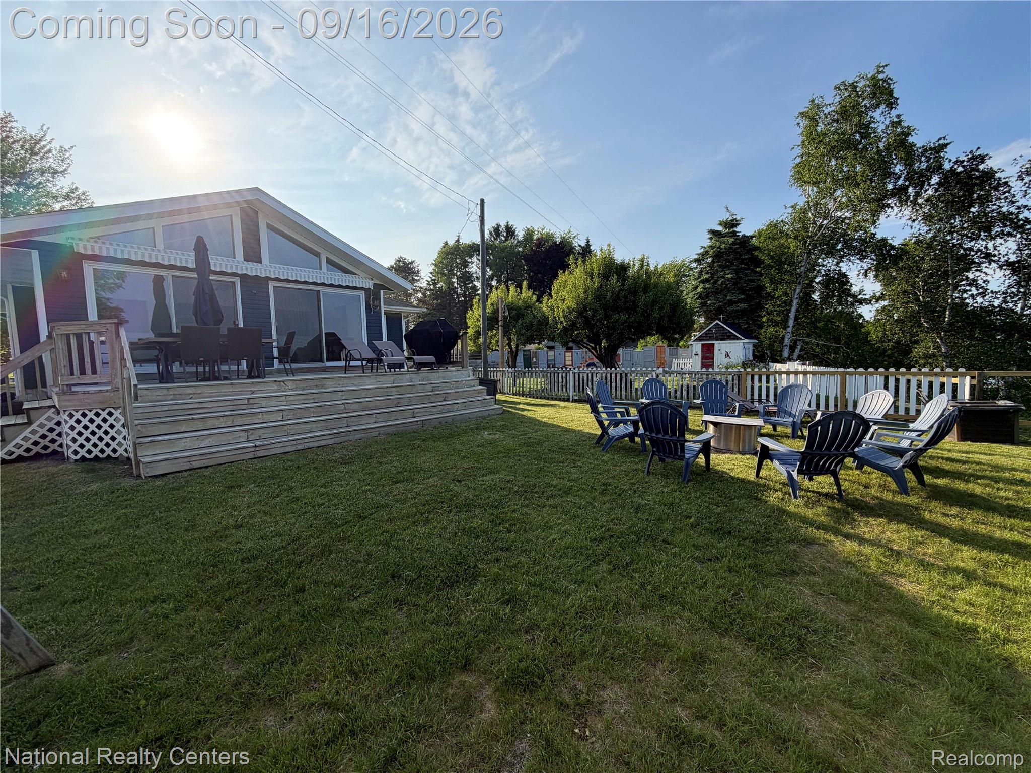 5824 Lakeshore Road N