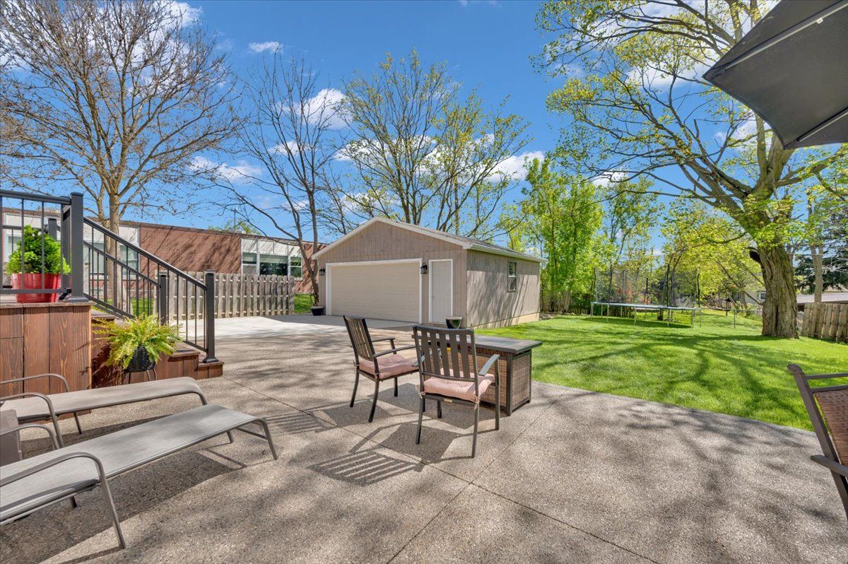 3853 N MILL Road