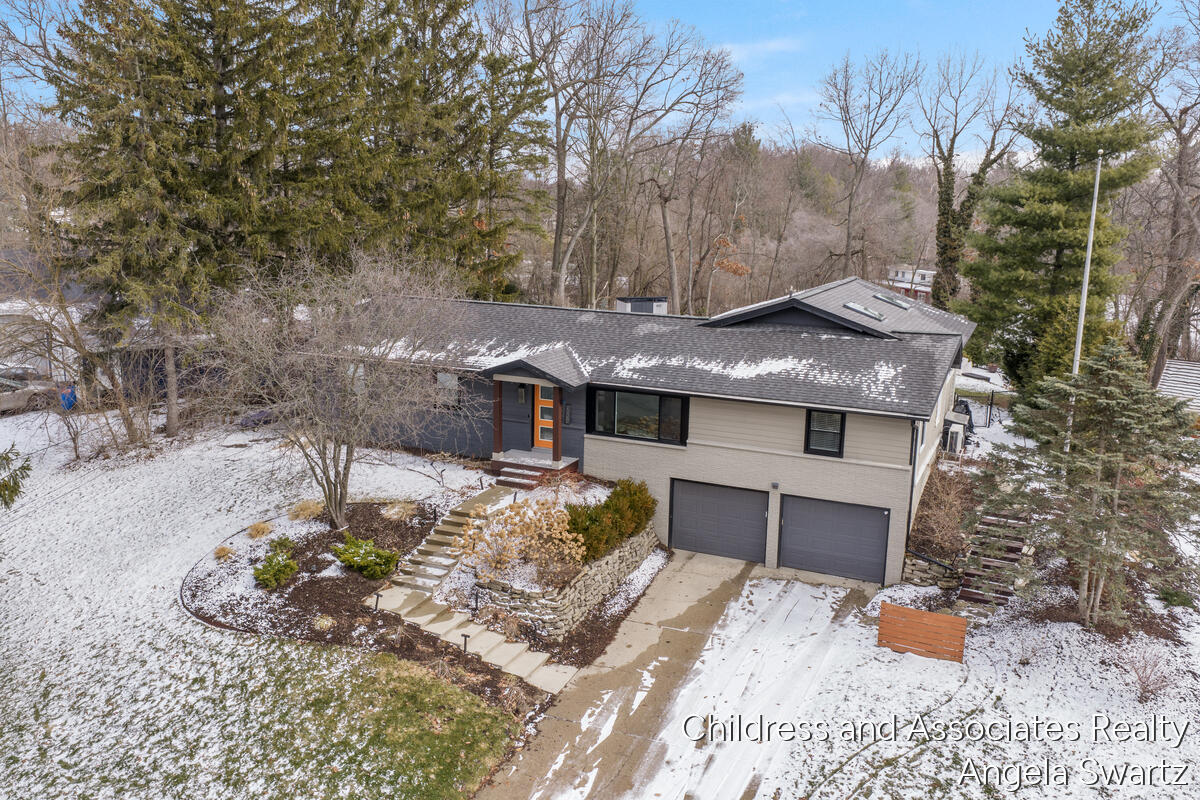 3334 Rickman Avenue NE