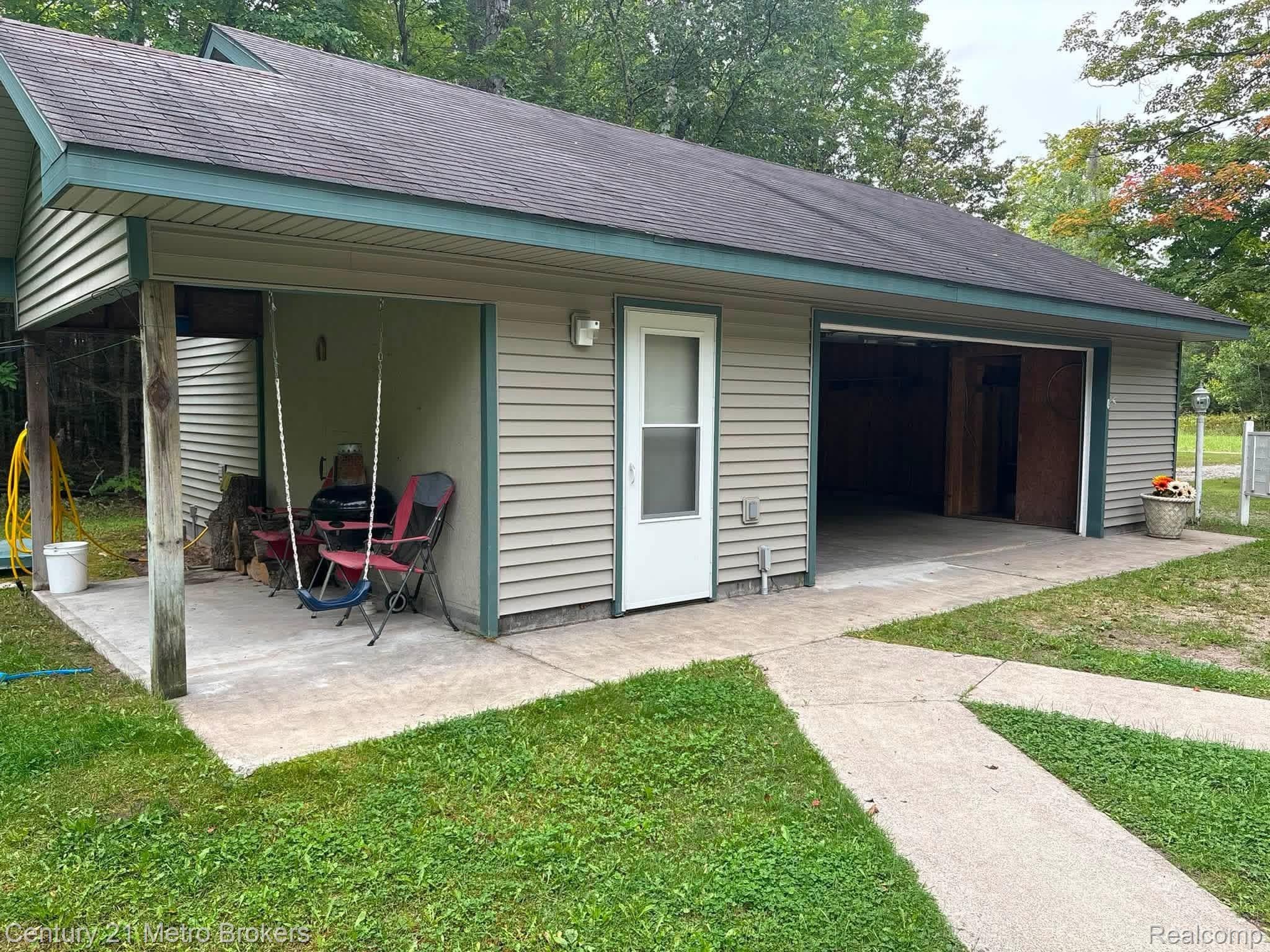 9551 Hall Road