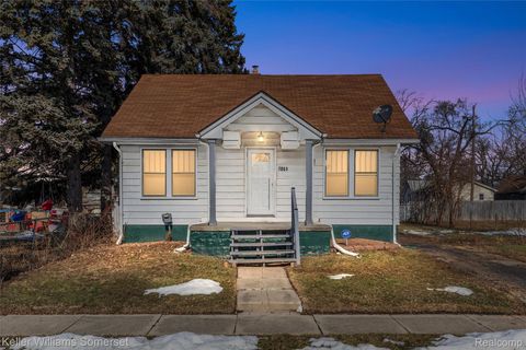 7051 Maxwell Avenue Warren City MI 48091