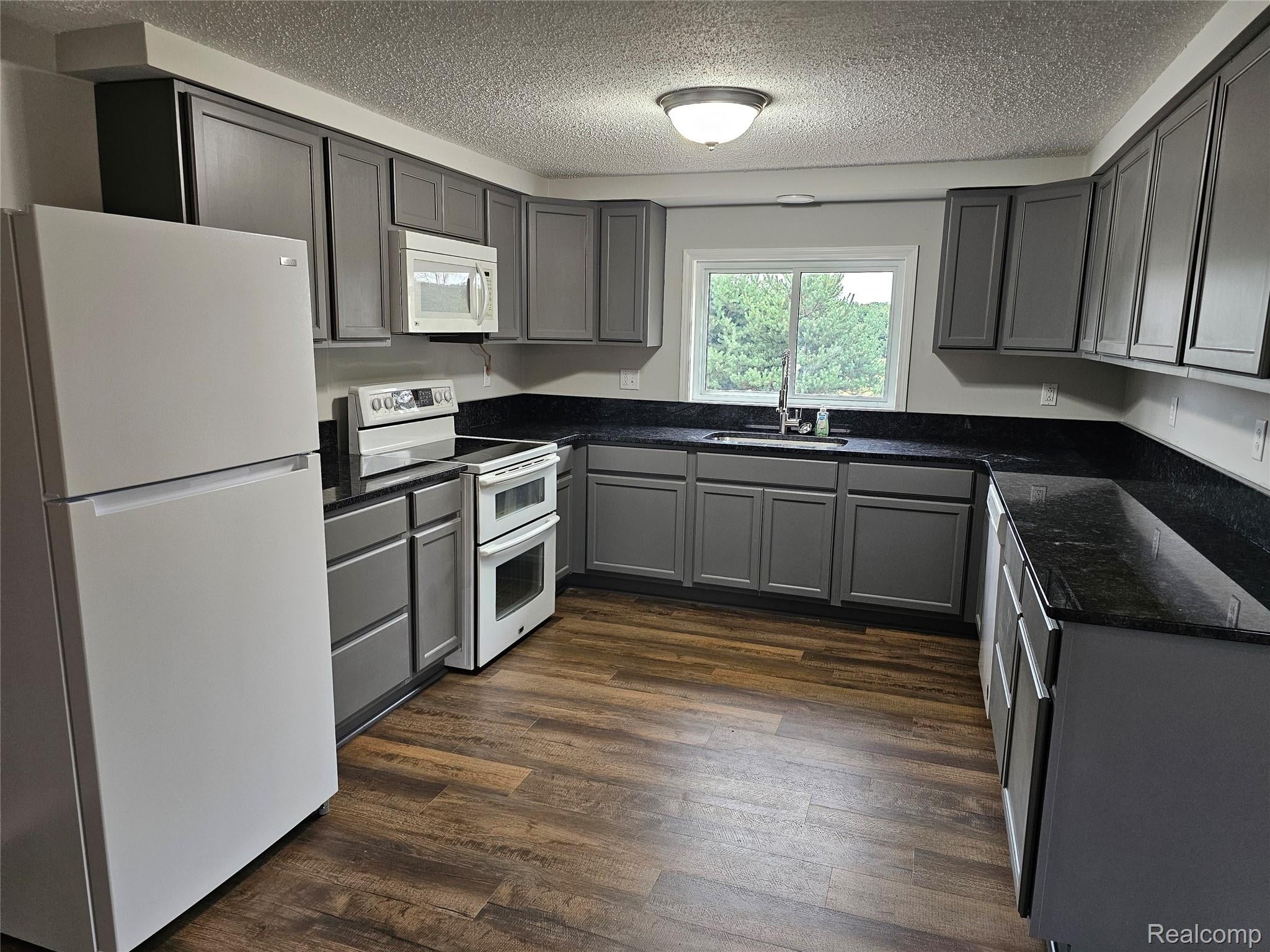 3094 Country Lane