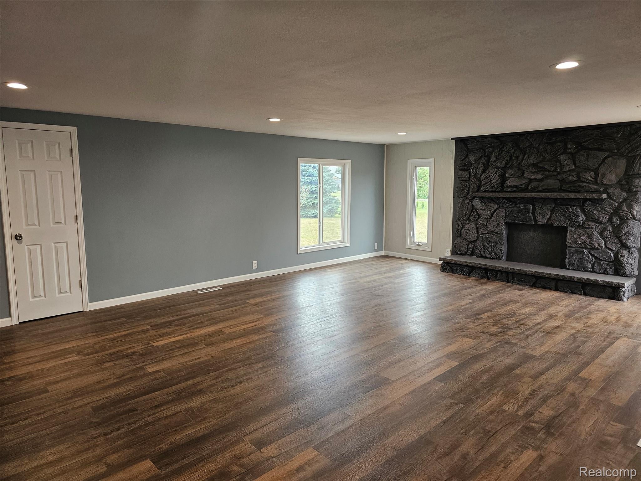 3094 Country Lane