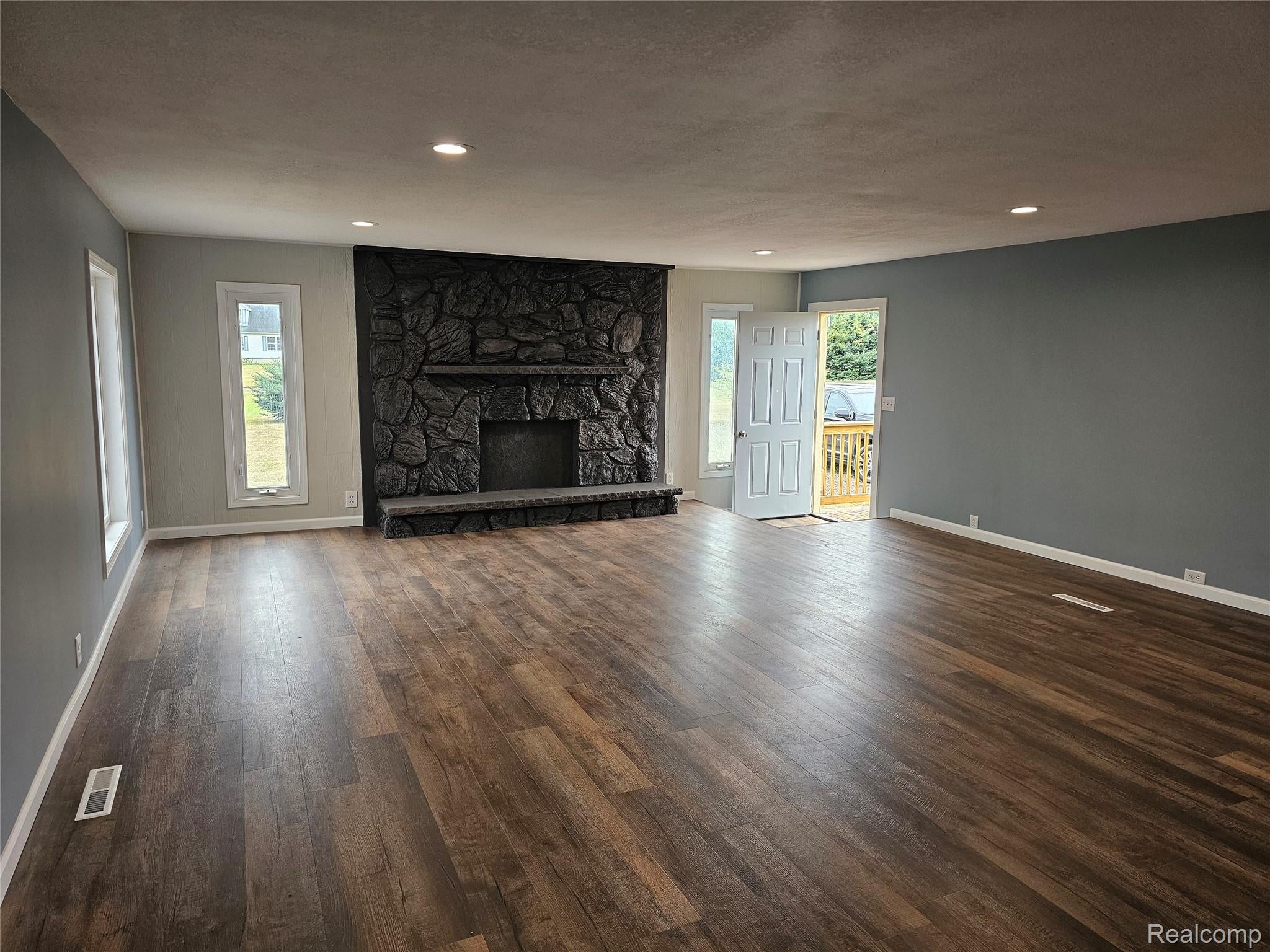 3094 Country Lane