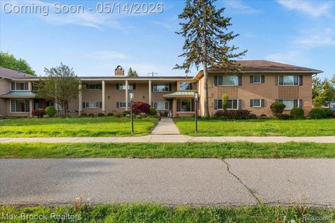 Photo of 2247 Walton Boulevard #49, Rochester Hills City, MI 48309 (MLS # 20261033721)