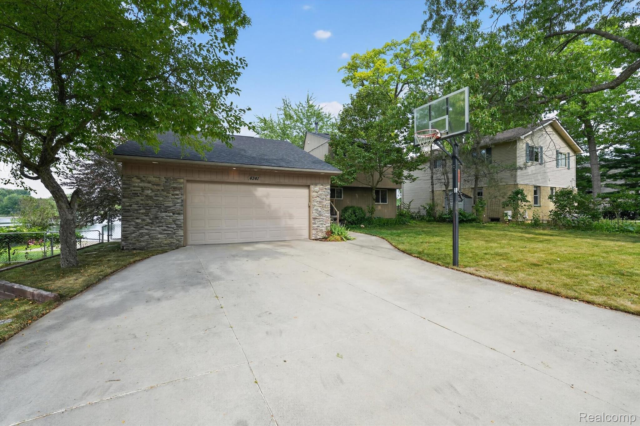 4341 Cornith Drive