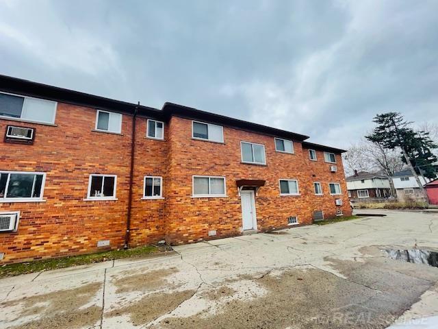 8207 Schaefer Highway