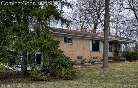 7010 Locklin Street West Bloomfield Charter Township MI 48324