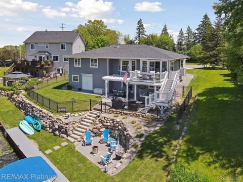 13368 Fenton Road Fenton City MI 48430