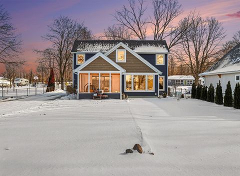 201 Wildwood Beach Road Quincy Township MI 49082