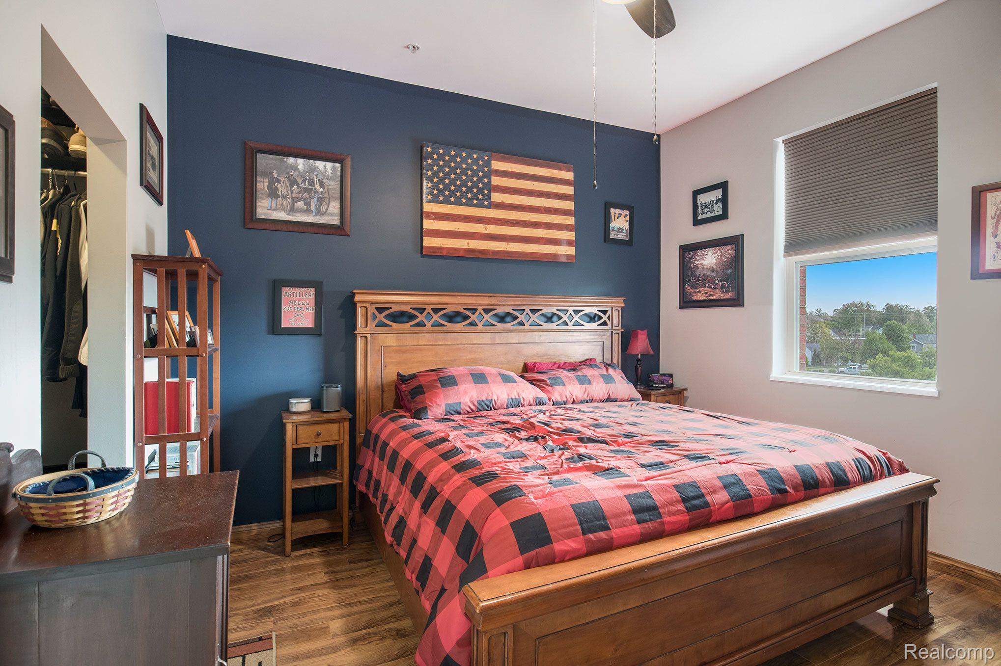 134 N Leroy Street 304