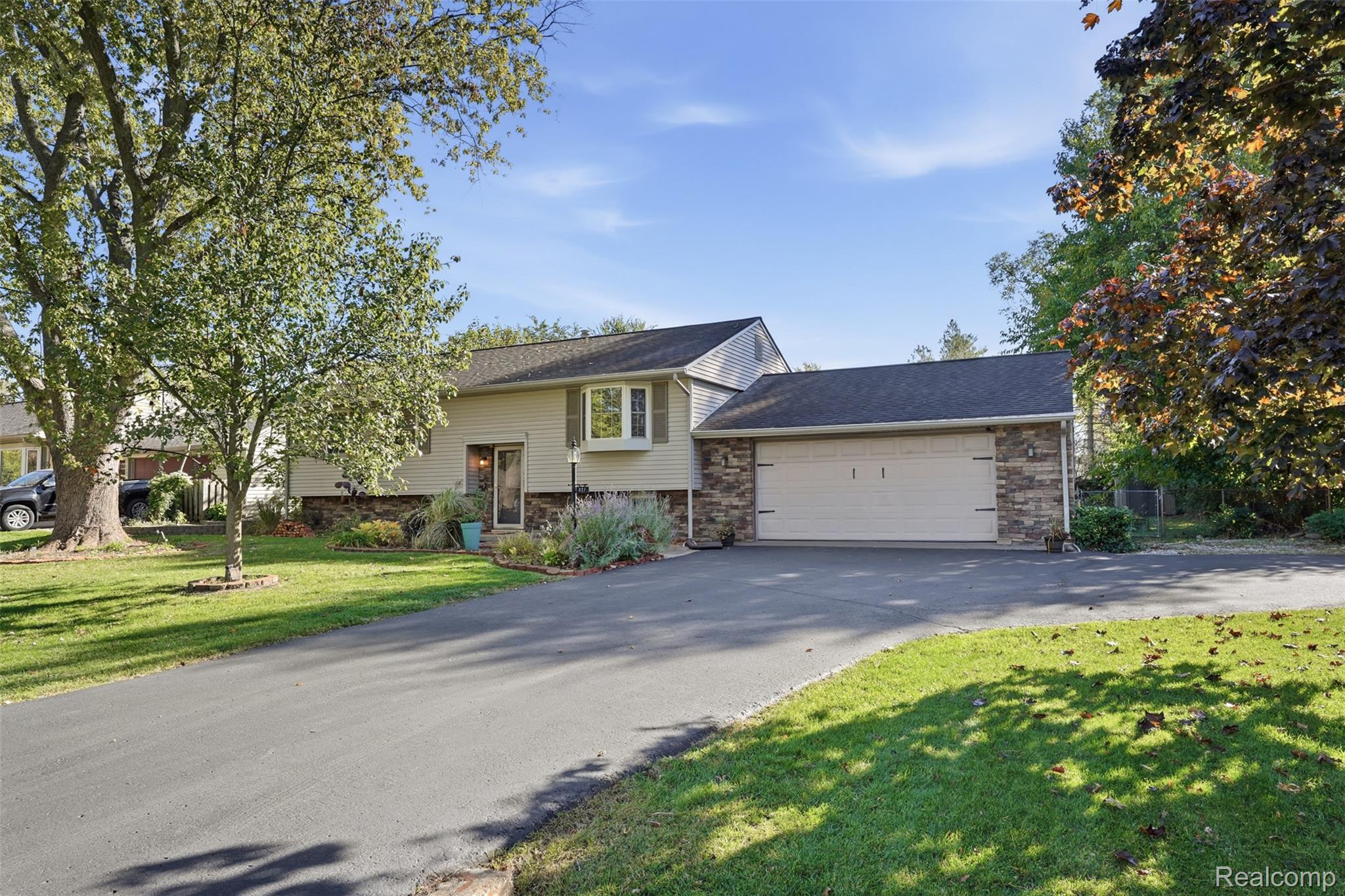827 Los Arboles Drive