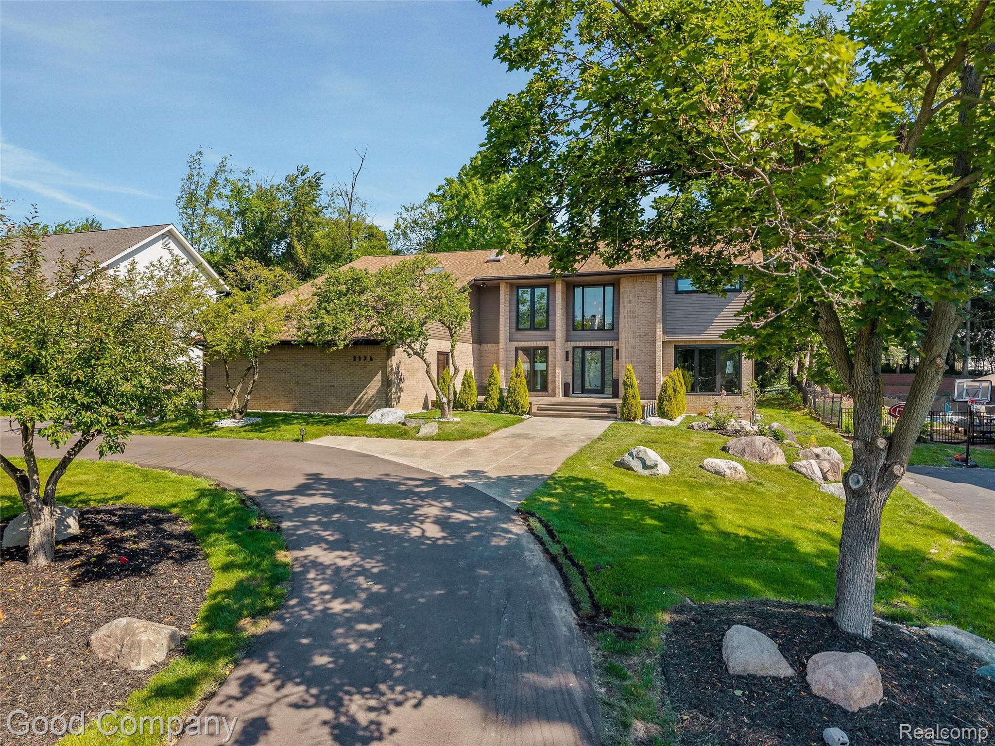 3176 Chambord Drive