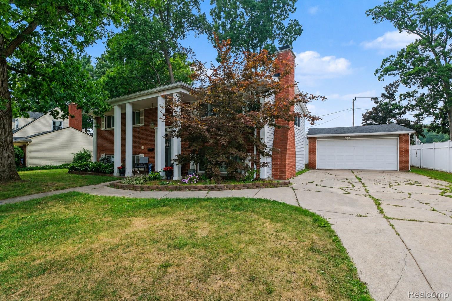 3923 Percy King Road