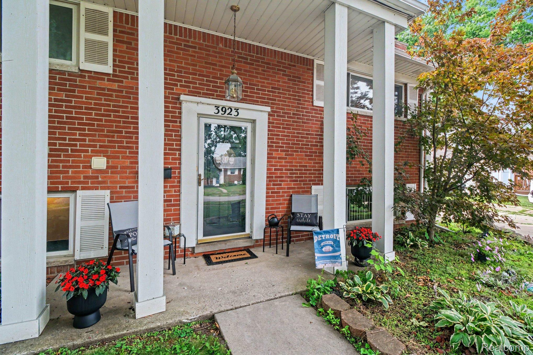 3923 Percy King Road